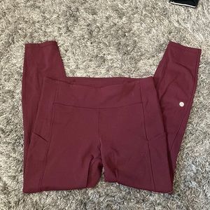 Wunder Under maroon leggings. Size 8